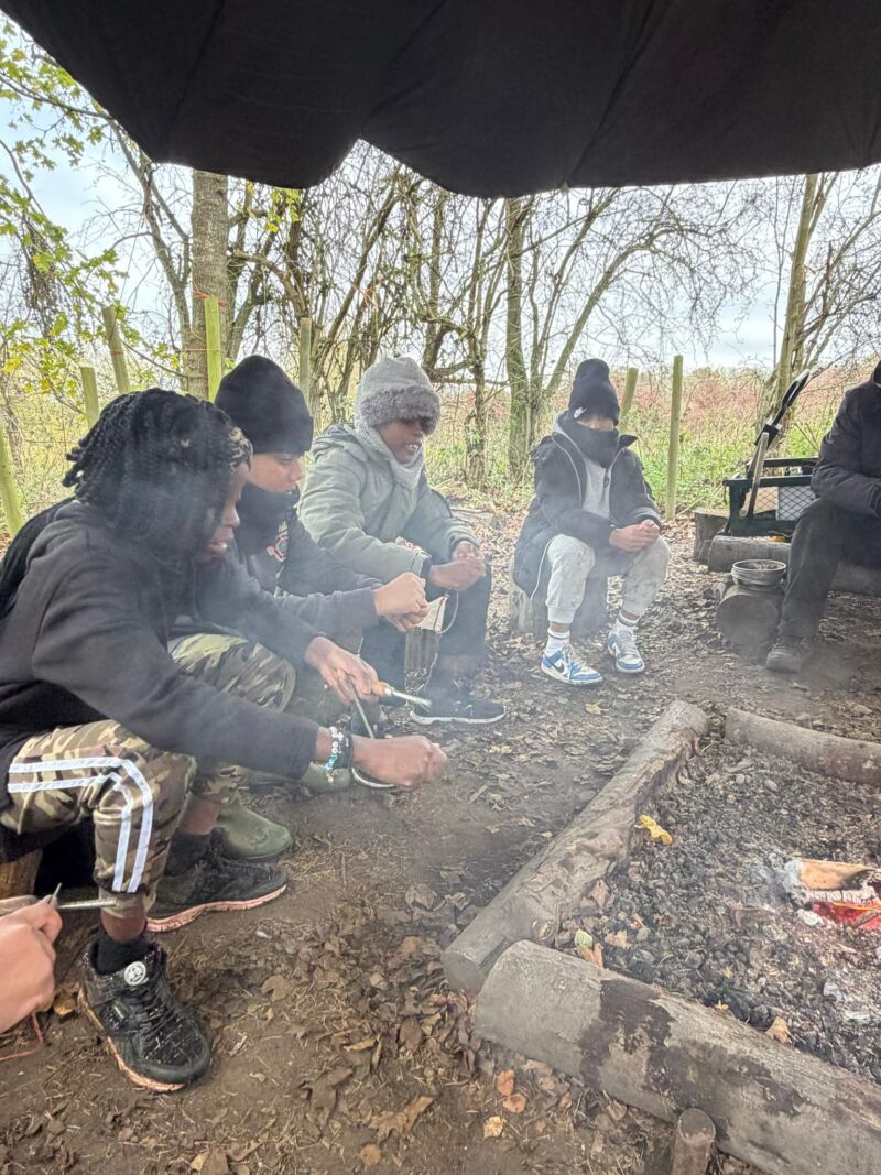 Image for the Tweet beginning: Autumn leaves and baking bread