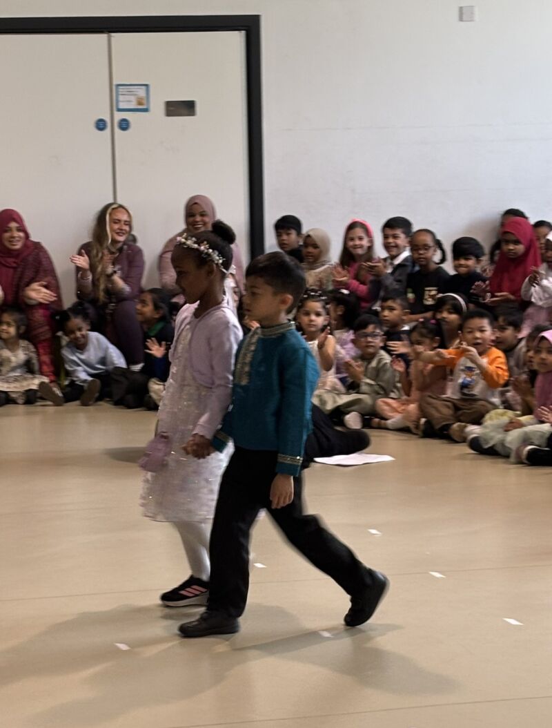 Image for the Tweet beginning: There was a fashion show